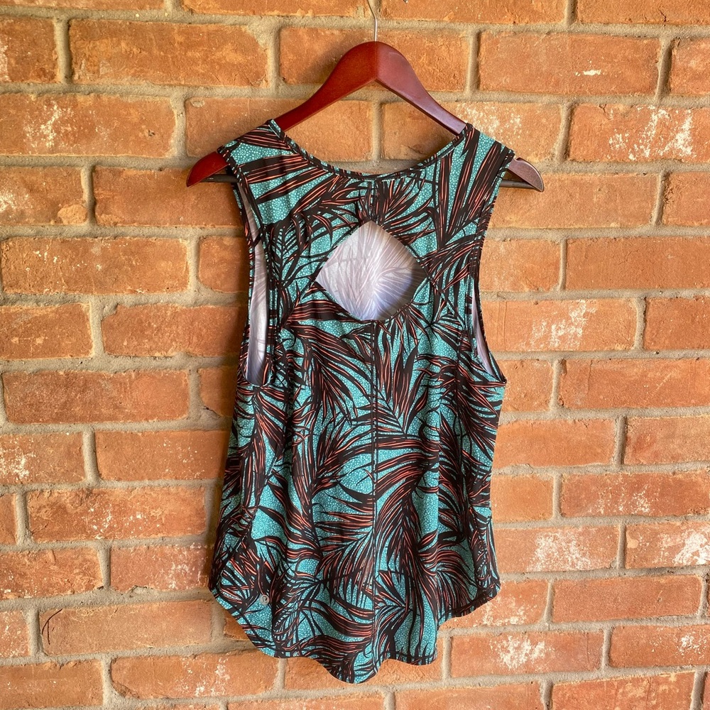 Lululemon Tank top beautiful condition